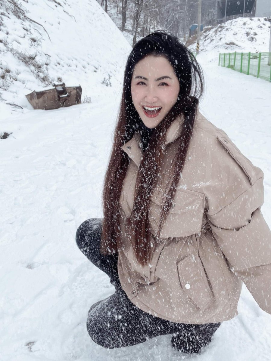 ชอบแววตา และรอยยิ้ม ตัวเอง