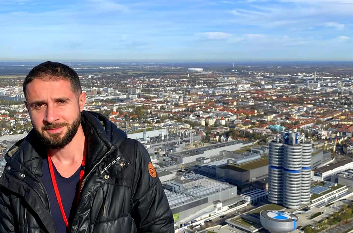 #WeAreAltitude EXPÉRIENCE COLLABORATEURS
 
C’est parmi 190 #BMWPeople de l’Après-Vente Technique du réseau, que Yann Plusquellec #Altitude71 &amp; Vincent Morreton #Altitude69😍 ont vécu une expérience exceptionnelle à Munich
 
✌🏻 linkedin.com/posts/groupe-a…
 
#WeTechCare <a href="/BMWGroupFrance/">BMW Group France</a>