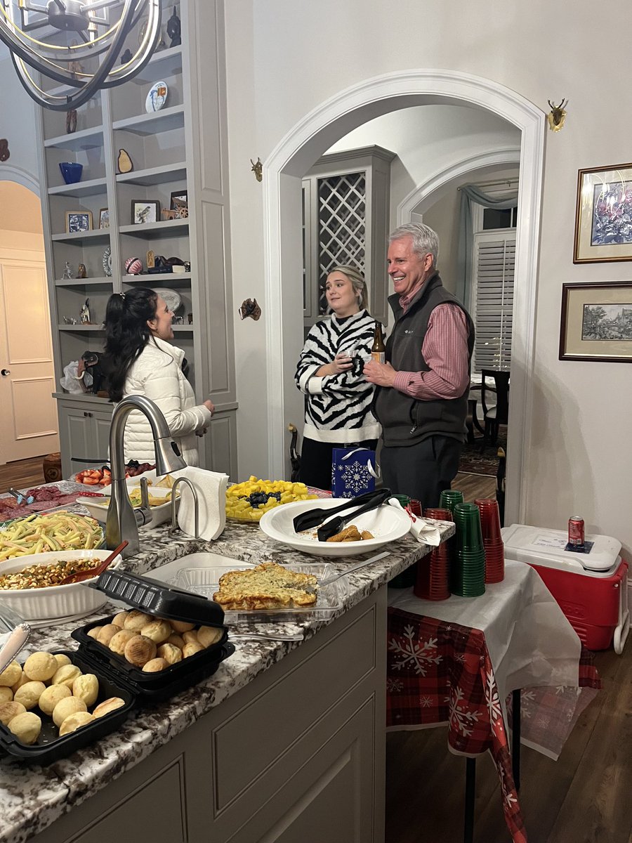 lsuvetmeddean's tweet photo. What a delightful evening with colleagues & friends from #LADDL, hosted by Dr. Udeni & Ranjani Balasuriya & their daughter Beverley — perfect hosts! Delicious food, excellent company, & warm Louisianan hospitality. Thank you, team! #BetteringLives #LSUVetMed #WeProtect #I2C #LSU https://t.co/bUr3CfoX7z
