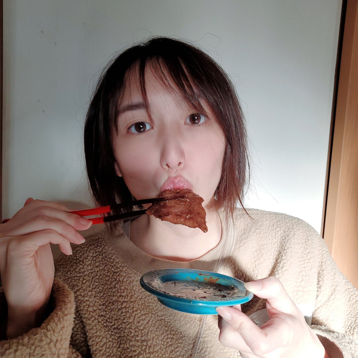 takahashi_nao11's tweet photo. 大好きなお肉😍
おいし~❤️
今日も1日頑張った!
PR @Laegis3325
#MEATFLIX https://t.co/oYLUKHuhJ2