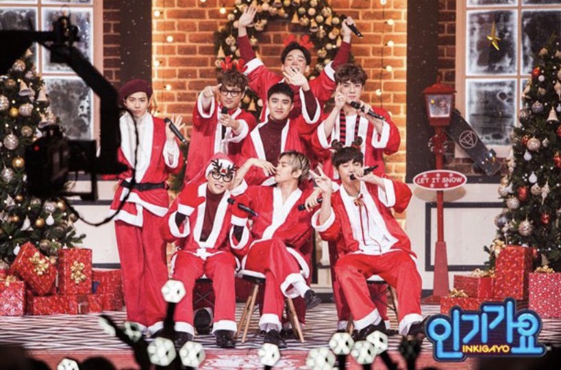 u_han94's tweet photo. it's been 7 years since this iconic EXO “unfair “santa stage ☃️❄️ https://t.co/8TtLPqgogr