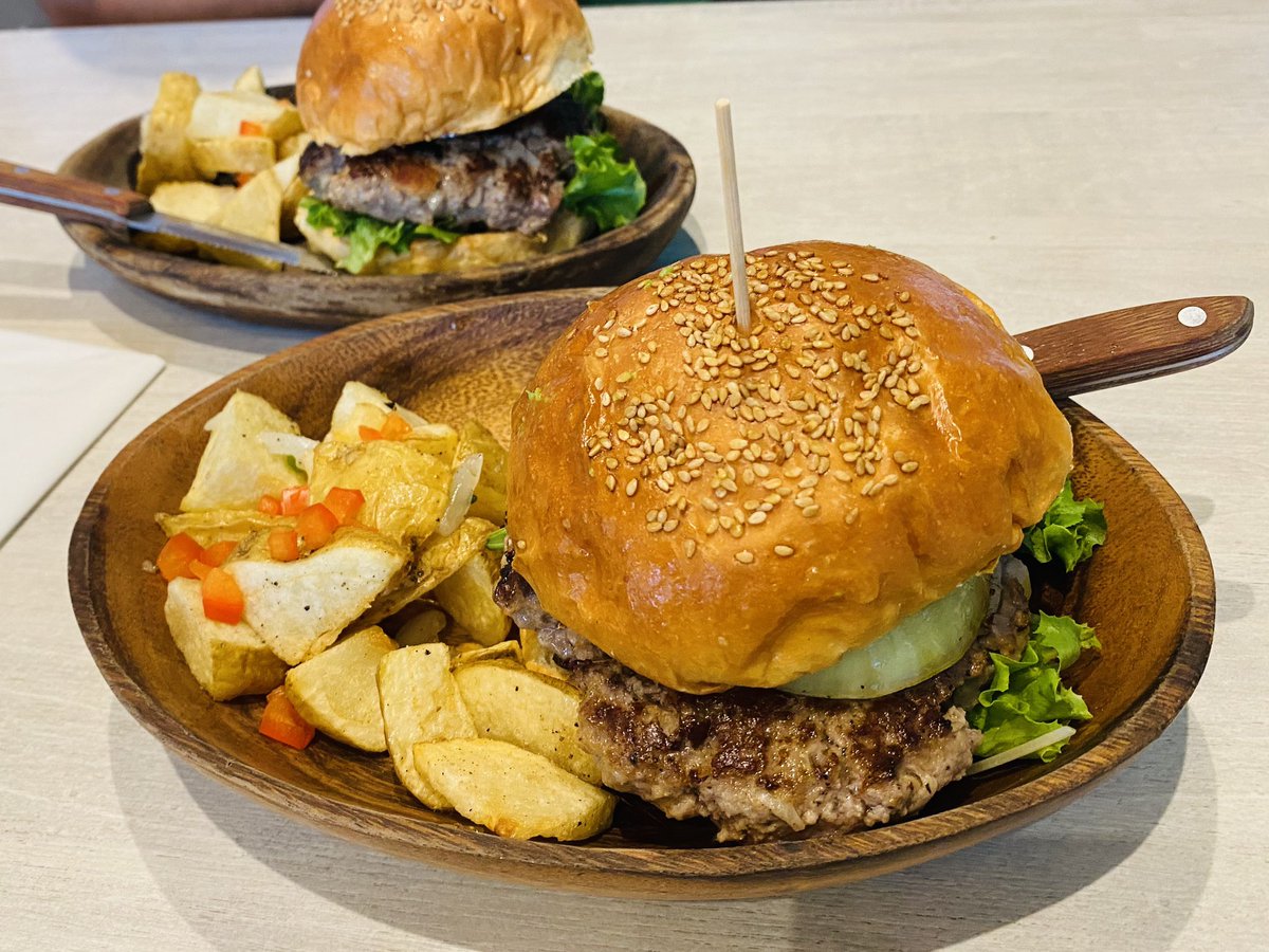 lislogl's tweet photo. 美味しいハンバーガーにはまってる🍔 https://t.co/9M2bm5jDKM