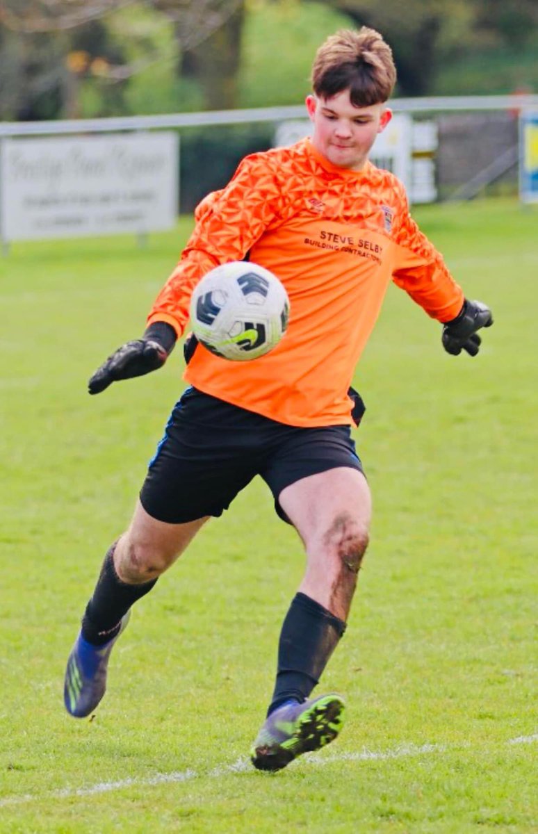 Happy 18th birthday to goalkeeper 🧤 <a href="/lukeaki3/">Luke Atkinson</a> 

Legal clubs pints on you when football is back 💜💙
