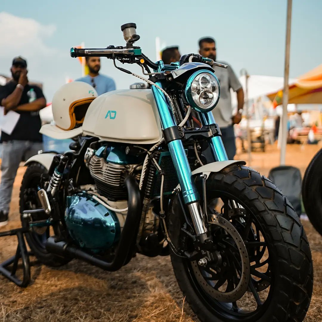 StrollandSwing's tweet photo. Features in one's cap 

@indiabikeweek https://t.co/ao7LGtR2TM