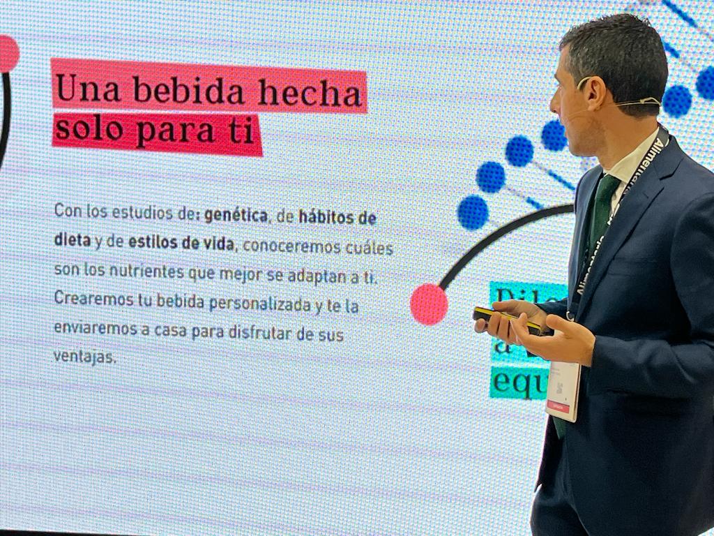 Ximodelrio's tweet photo. 😃 El lanzamiento de #BeBalance ha supuesto un hito para la compañía porque primera vez hemos lazando al #mercado un #producto personalizado a partir del ADN del #consumidor teniendo en cuenta sus hábitos alimenticios y su frecuencia de actividad física. #FelizMiercolesATodos https://t.co/uCcm4QFyIh
