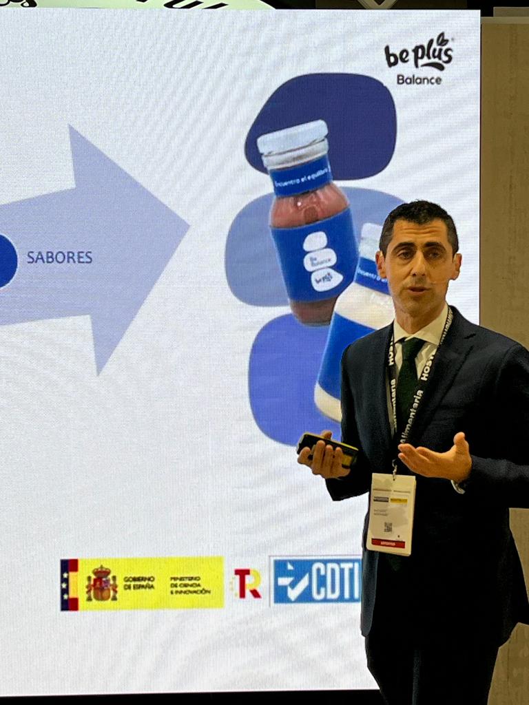 Ximodelrio's tweet photo. 😃 El lanzamiento de #BeBalance ha supuesto un hito para la compañía porque primera vez hemos lazando al #mercado un #producto personalizado a partir del ADN del #consumidor teniendo en cuenta sus hábitos alimenticios y su frecuencia de actividad física. #FelizMiercolesATodos https://t.co/uCcm4QFyIh