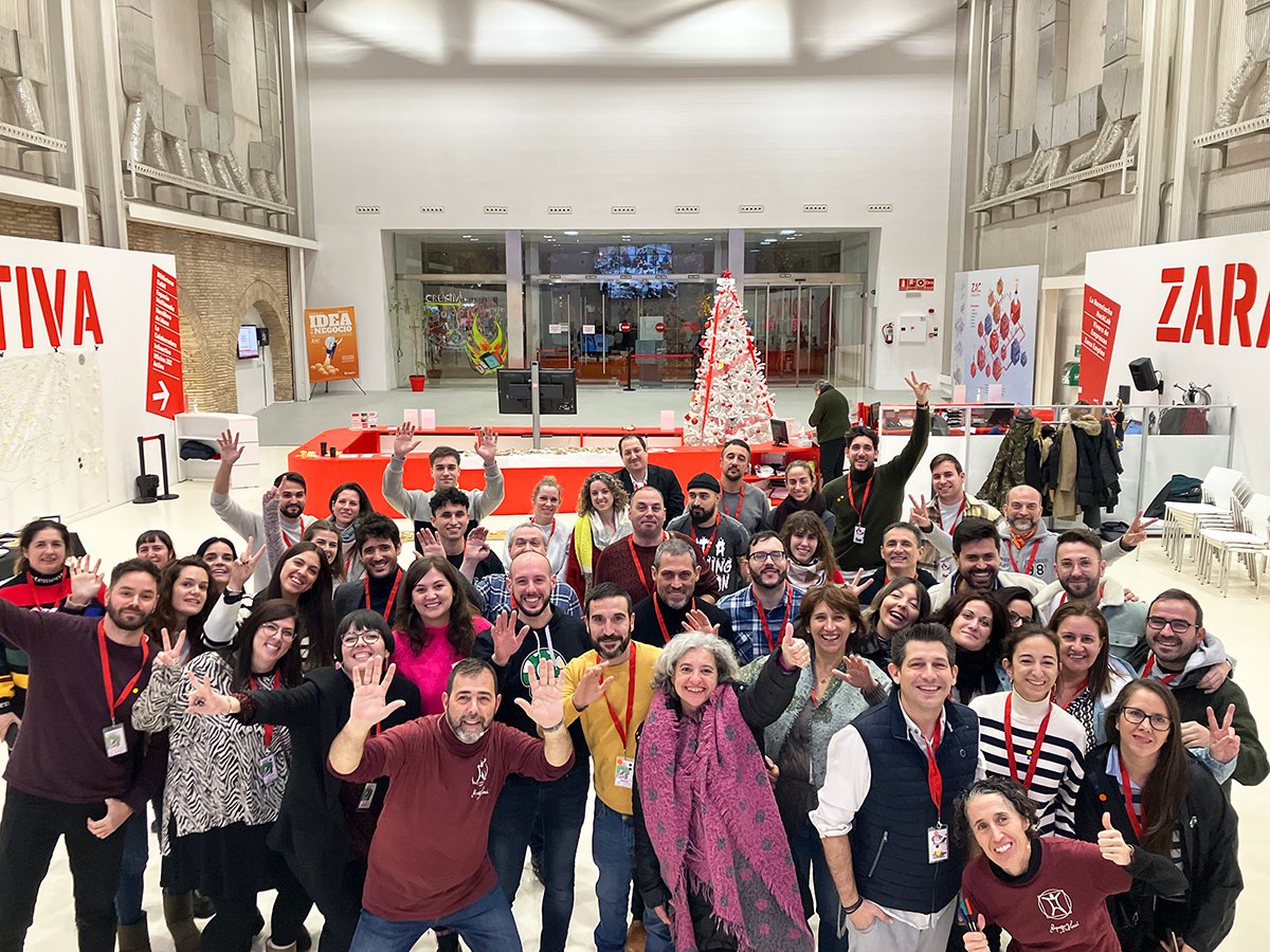 madeinzaragoza's tweet photo. 👏🏼​📝​ Ayer se celebró en @ZGZActiva el I Encuentro de Emprendedores Ruta ZAC. https://t.co/uQLBGIZEEP