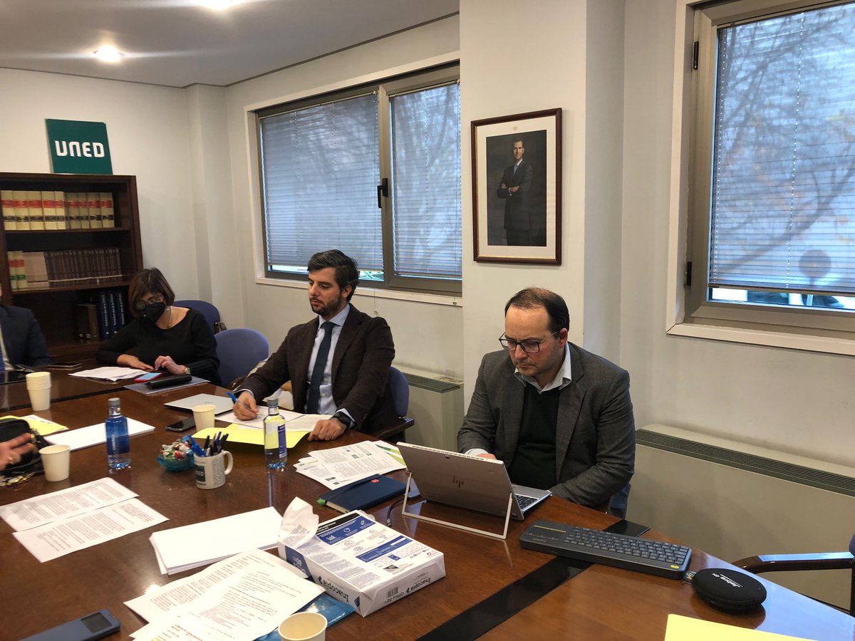 joaqsarrion's tweet photo. En la @FacDerecho_UNED disfrutando de la jornada sobre "¿Hacia un nuevo paradigma constitucional de los derechos fundamentales? Trascendiendo las tecnologías inteligentes: retos éticos, sociales y jurídicos" #trascen-rights #eujuris @EuJurisdiction https://t.co/OKHEZQLo2Q