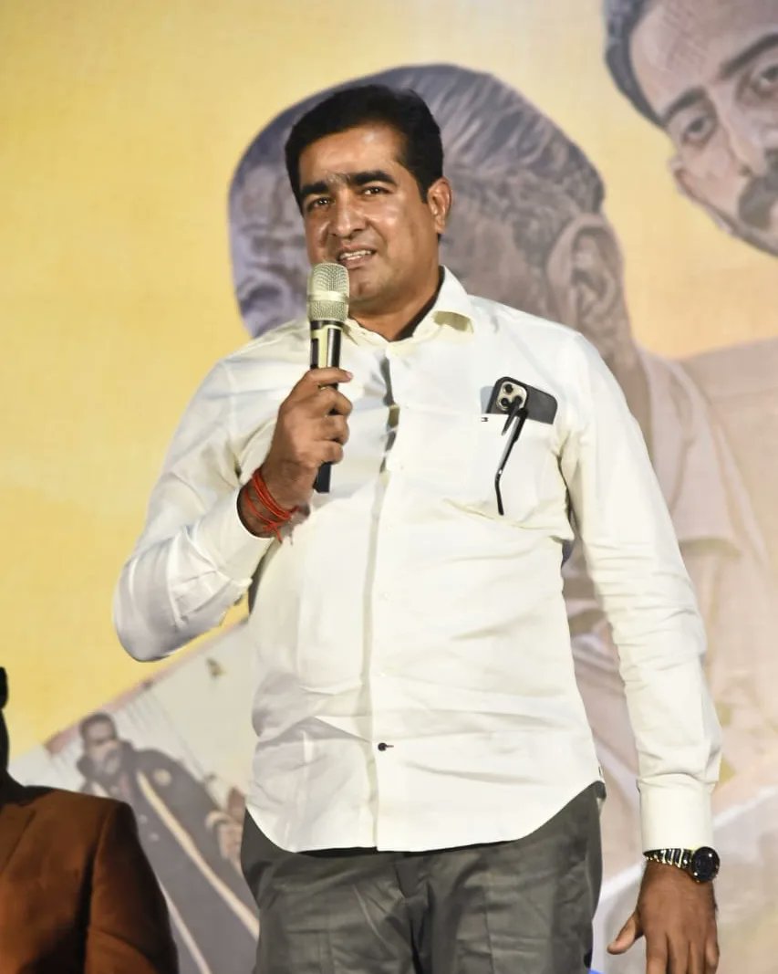 idiamondbabu's tweet photo. Most expected #JASPER movie Press meet happened today at Prasad digital lab. 

Cast &amp; Crew stills are here!

Visvaroopi
Film Corporation 

Leads #Vivek &amp; #Lavanya

Kumaran Sivamani
Musical

Yuvaraj. D
Directorial

Produced by
Manikandan. C

PRO
@idiamondbabu https://t.co/GvuTNoz95N