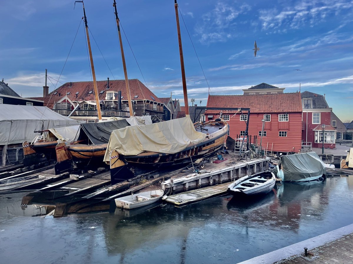 JanBertHeinen's tweet photo. Groeten uit #Spakenburg #wintertijd #botterwerf #botters #museumhaven #travelphotography https://t.co/AF6NHgx4JM