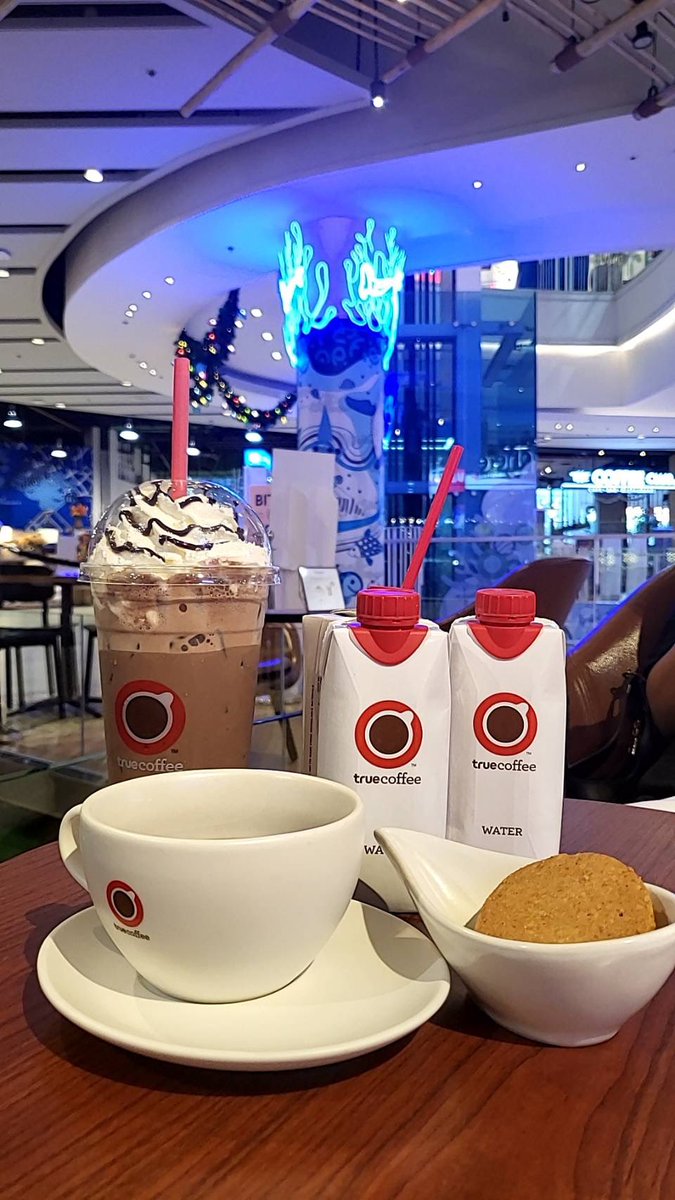 PNattinee's tweet photo. วันนี้รับ welcome set กับ โกโก้ปั่น อร่อยฝุดๆ 😋
#truecoffee
#truesphere
#trueblackcard https://t.co/tNZNHUKxLn