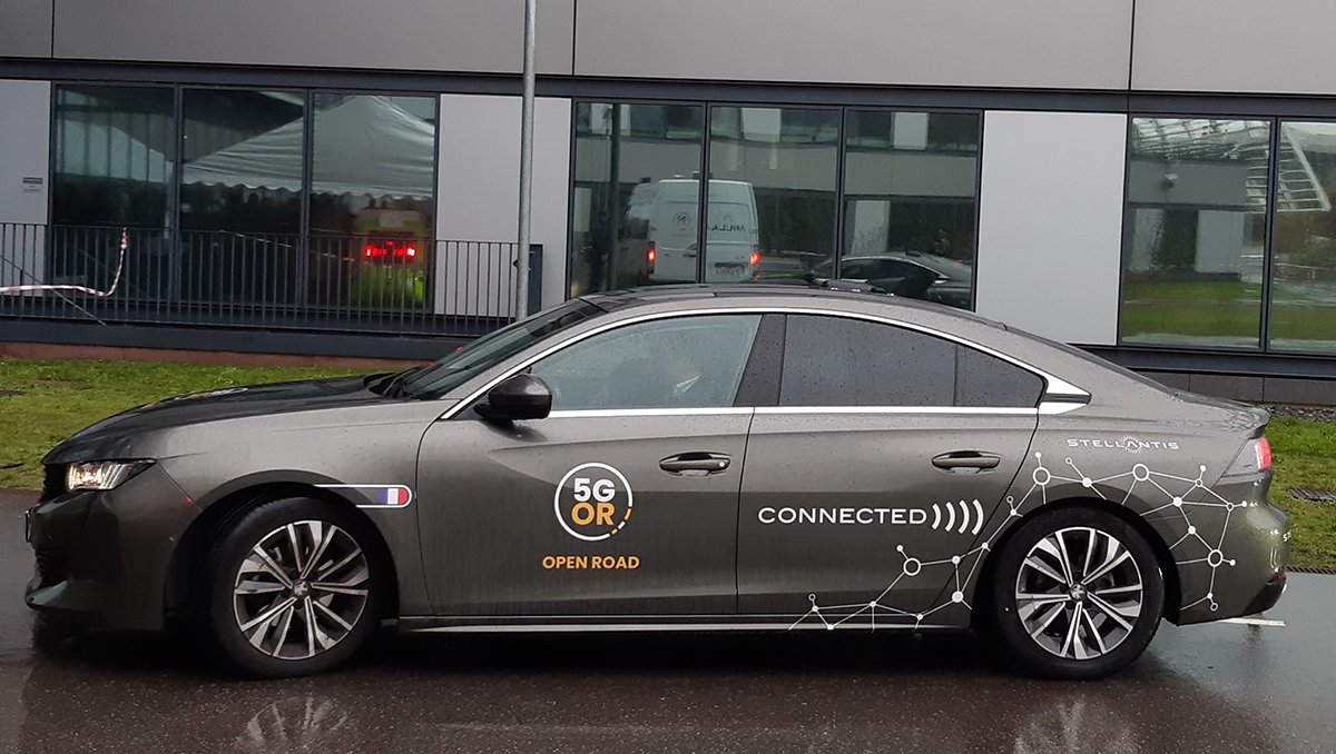 StellantisFR's tweet photo. #Stellantis participe aux projets :#5GCROCO, #5GCARMEN et #5GOPENROAD. Ces projets évaluent les technologies, l’infrastructure, les fonctions et services dans des situations de conduite différentes : https://t.co/jwQIPYRw1j https://t.co/oXFM0Ou1V2