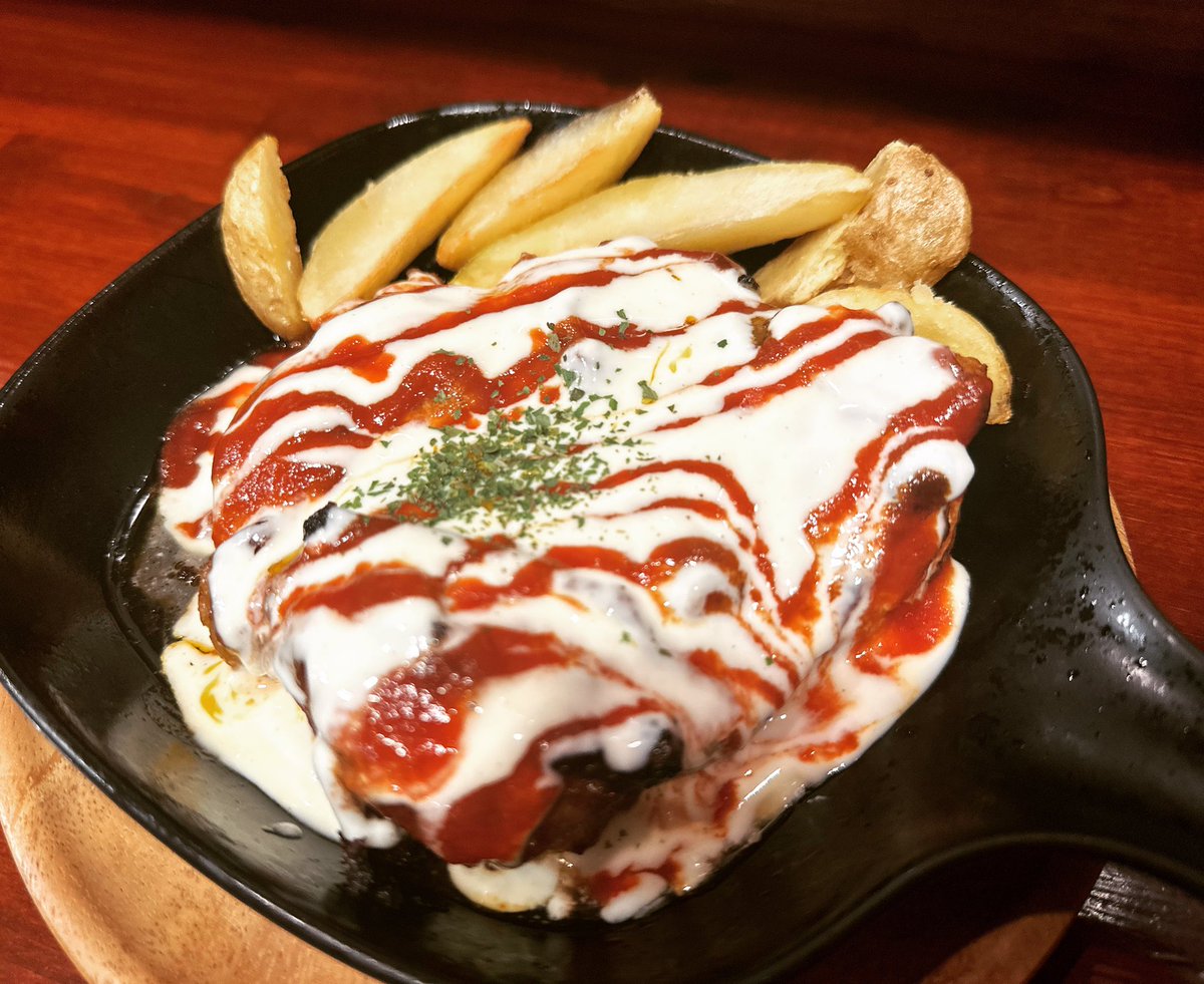 DUBSTA111's tweet photo. ダブスタオープンしてます🤩✨

500円大ジョッキ🍺と温かいお料理でお待ちしております🙌🏻

#居酒屋#大阪グルメ #大阪居酒屋 #大阪立ち飲み#本町グルメ #本町居酒屋 #本町立ち飲み #エスニック料理 #エスニック #エスニック居酒屋 #本町エスニック料理 #飲み放題 #居酒屋グルメ#宴会 #宴会コース https://t.co/QS84icHr0H