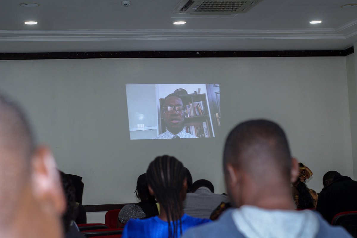 SustyVibes's tweet photo. At our Don't Look Up screening in Ilorin, Kwara, we also had a post #COP27 panel session to discuss the outcomes of the conference.

Thank you to our panelists Oloruntoyosi Thomas, @DaRadioGeneral, @azeezt_abubakar for joining us.

#DontLookUp #SVCOP27 #SustyVibesKwara https://t.co/B4FPFaDYCm