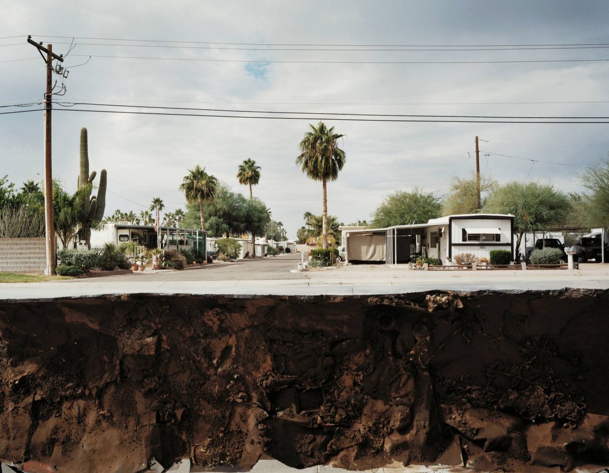 TaiyoNico's tweet photo. https://t.co/bAiUdSuAOL
#24 picked up by @AlphaTrilogy✌️
Joel Sternfeld's "After a Flash Flood" was always on our mind as one of the great visual metaphors for the American West. We built several versions of the Abyss and moved it around for weeks until we found the right spot. https://t.co/UGDijPbrS8