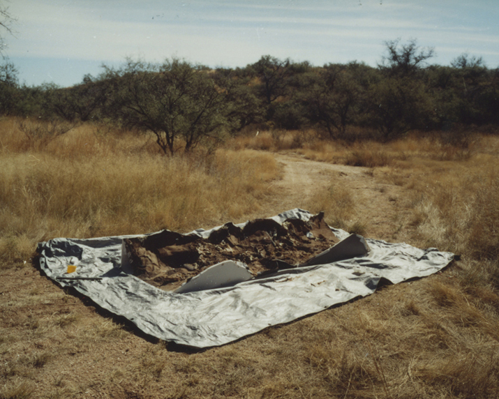 TaiyoNico's tweet photo. https://t.co/bAiUdSuAOL
#24 picked up by @AlphaTrilogy✌️
Joel Sternfeld's "After a Flash Flood" was always on our mind as one of the great visual metaphors for the American West. We built several versions of the Abyss and moved it around for weeks until we found the right spot. https://t.co/UGDijPbrS8