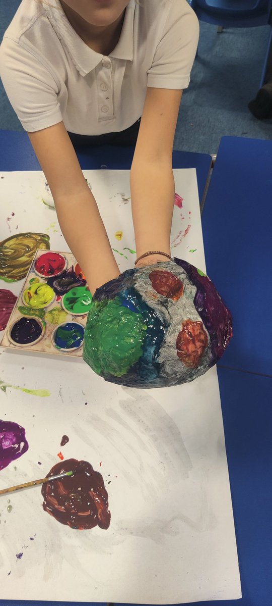 Year3Somers's tweet photo. This week, our masterpiece was finally created where we finally finished our African style masks. The children based their designs from their art books. Well done :) https://t.co/Lu8dcMbqe0