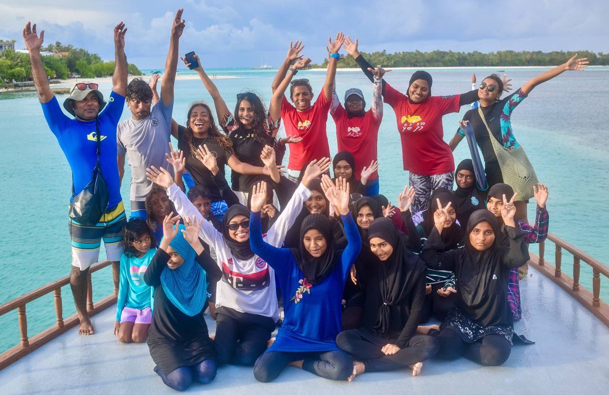 ARC in partnership with <a href="/AlohaUfaa/">aloha ufaa</a> <a href="/Moodhu_bulhaa/">MoodhubulhaaDive</a>, Beach Club Maldives, <a href="/MoEdumv/">Ministry of Education</a> and <a href="/DIdharaa/">Dhiffushi Council Idharaa</a> facilitated a snorkeling experience for students of grades 8,9 and 10 from K. Dhiffushi School to explore the coral reefs and marine life.