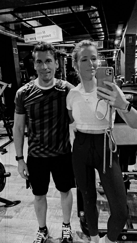 MariaP1491's tweet photo. Siblings who train together, stick together! #firstdayback #firstworkout @rafaelmpulido https://t.co/5nnxLGgTvh