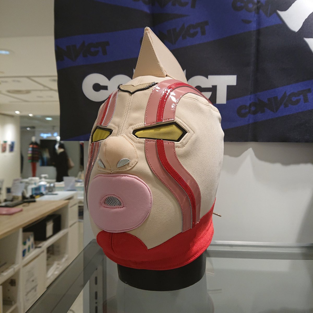 西武池袋本店で、展示してますよ。 大好評予約受付中、キン肉マン