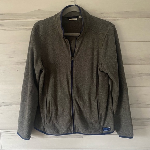 secondcycle's tweet image. So good I had to share! Check out all the items I'm loving on @Poshmarkapp #poshmark #fashion #style #shopmycloset #gap #revlon #llbean: posh.mk/xoB84HU9Vvb