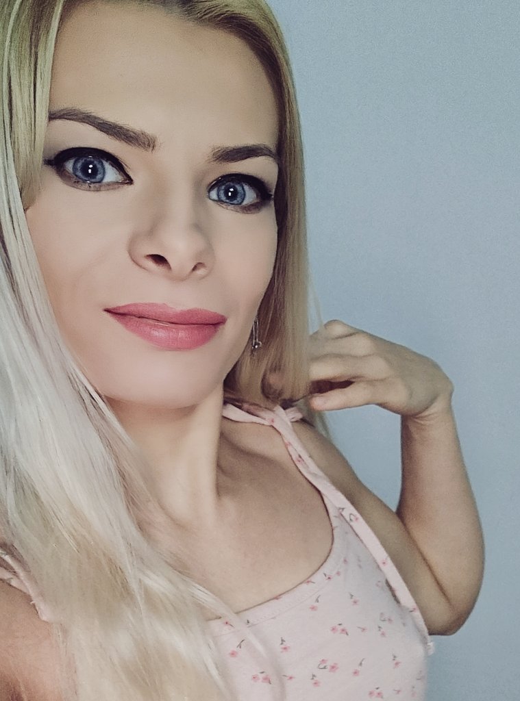 Sofia292511's tweet photo. https://t.co/x3BoKzWXA2
#onlyfans #onlyfansgirl #girlpower #makeup #photo #cute #fashionblogger #follo4follo #SOPHIA #PictureOfTheDay #model https://t.co/a96JfnGbnT