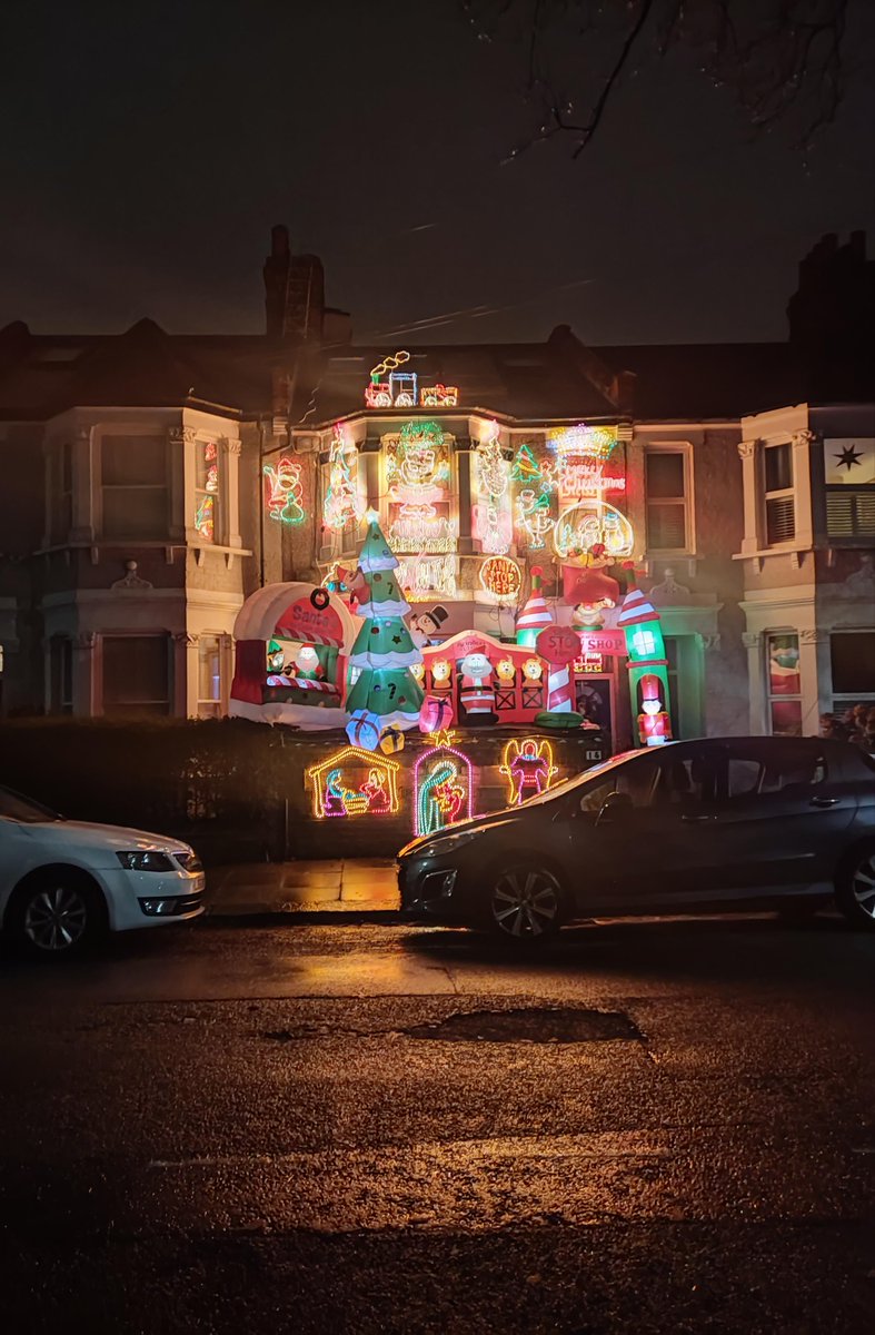 AlbumAura's tweet image. 