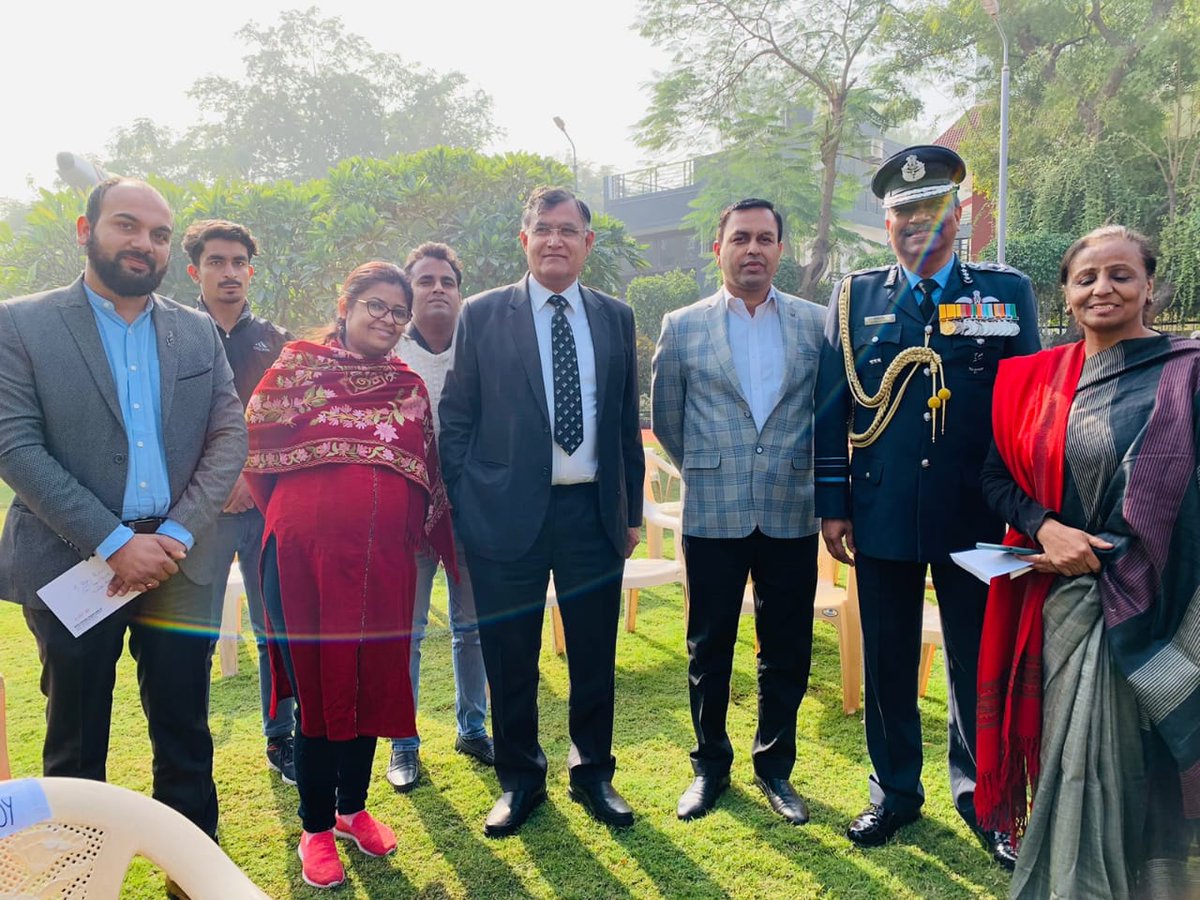 guidedfortune's tweet photo. Vijay Diwas was organized at Noida Shaheed Smarak Memorial Park, Sector 29. Tributes were paid to the Bravehearts of the armed forces who made the supreme sacrifice in the line of duty. https://t.co/q81WBelsDa