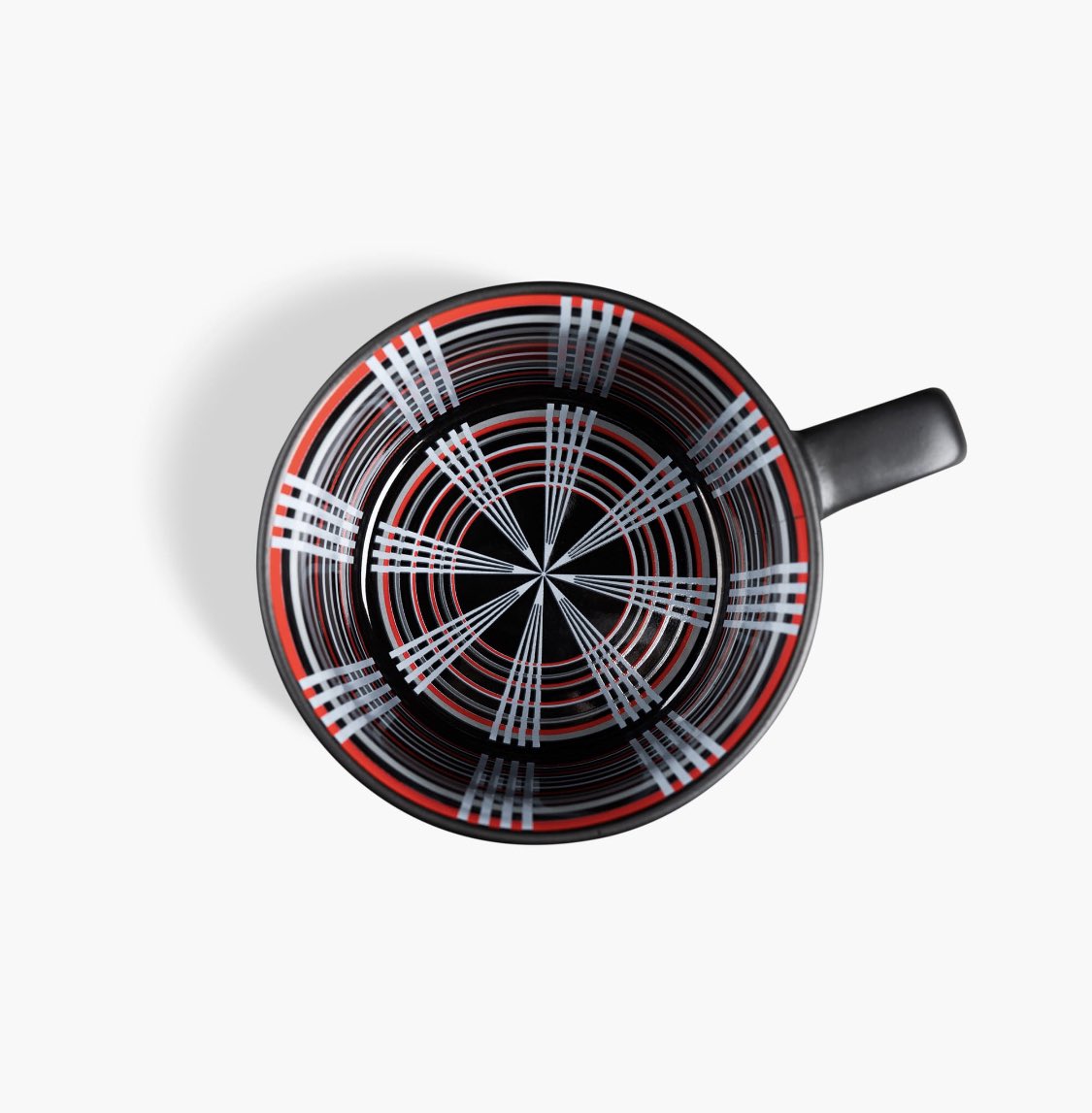 LucWaterlot's tweet photo. The #Tesla Mok #Plaid 
Geïnspireerd door de Model S en Model X plaid laat de plaid mok u nog meer genieten van een kop koffie ☕️ 
Nu in de #Teslashop te koop ! 🥰🤩🥳🎄🎅 @EstherKokkelman 😉 https://t.co/UajyJTwMmE