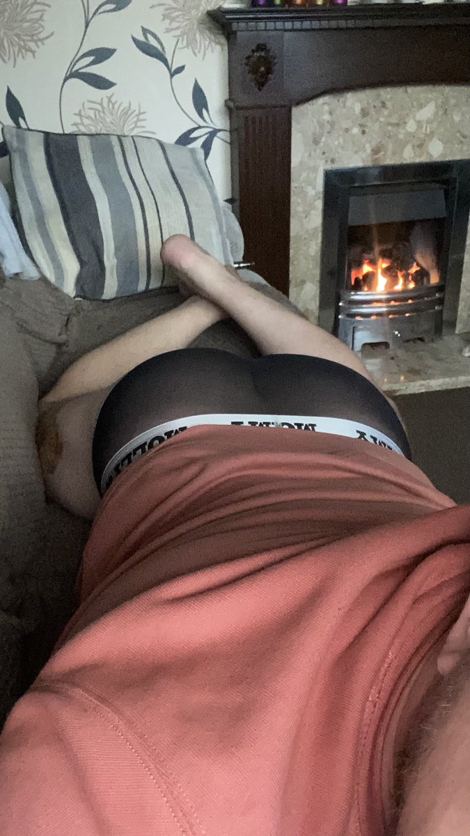 decca1982's tweet photo. Having a lazy one https://t.co/7AVPYXffc1