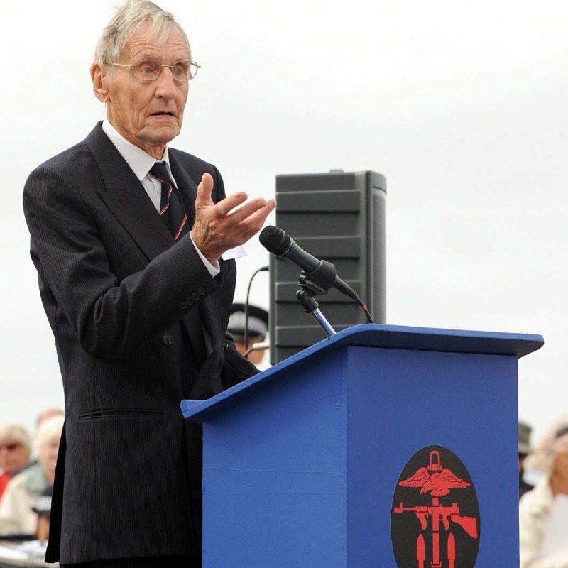 RoyalNavy's tweet photo. Another living naval link with #WW2 has been cut with the passing of former submariner Jim Booth, the last surviving member of an elite team who ensured success on D-Day.

In his X-craft mini submarine, he guided ships into Sword Beach on June 6 1944.