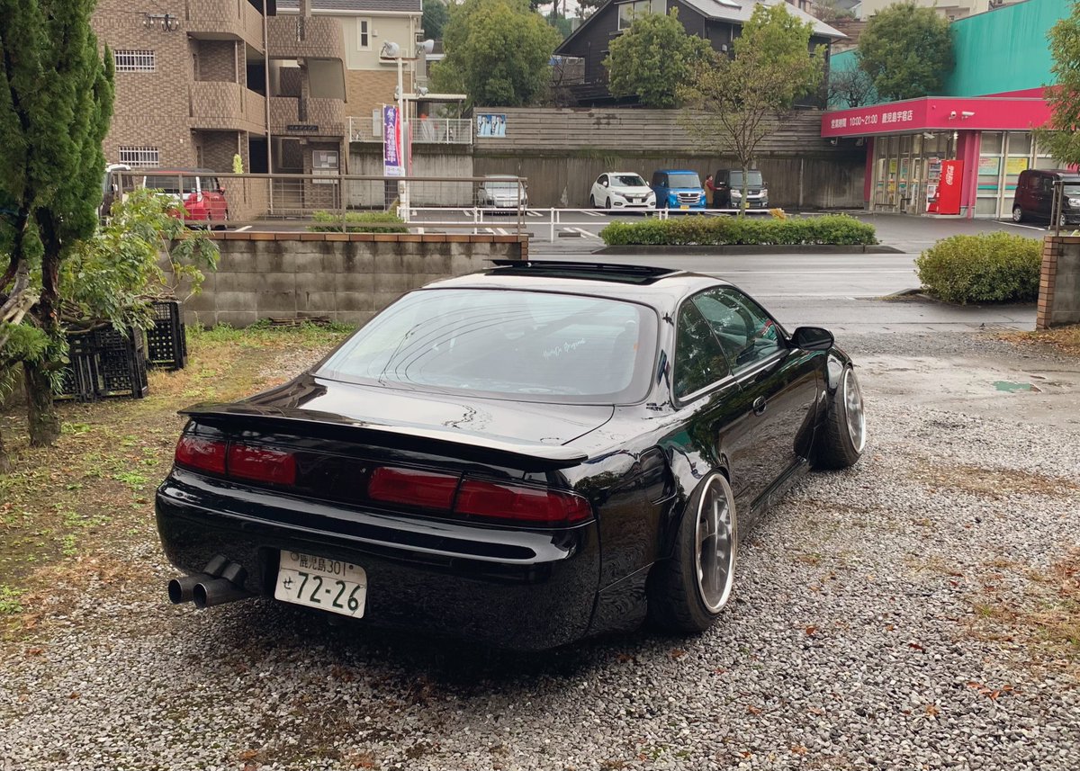 umarudaibu's tweet image. 全塗装から帰ってきました🥹
𝑻𝑶𝒀𝑶𝑻𝑨 𝟐𝟎𝟐 𝑩𝑳𝑨𝑪𝑲
純正Fフェンダー鉄板ワンオフ
ボンネット同色
レッドテール 塗り直し
Fガラス(青ぼかし)、Fモール交換
各所スムージング etc