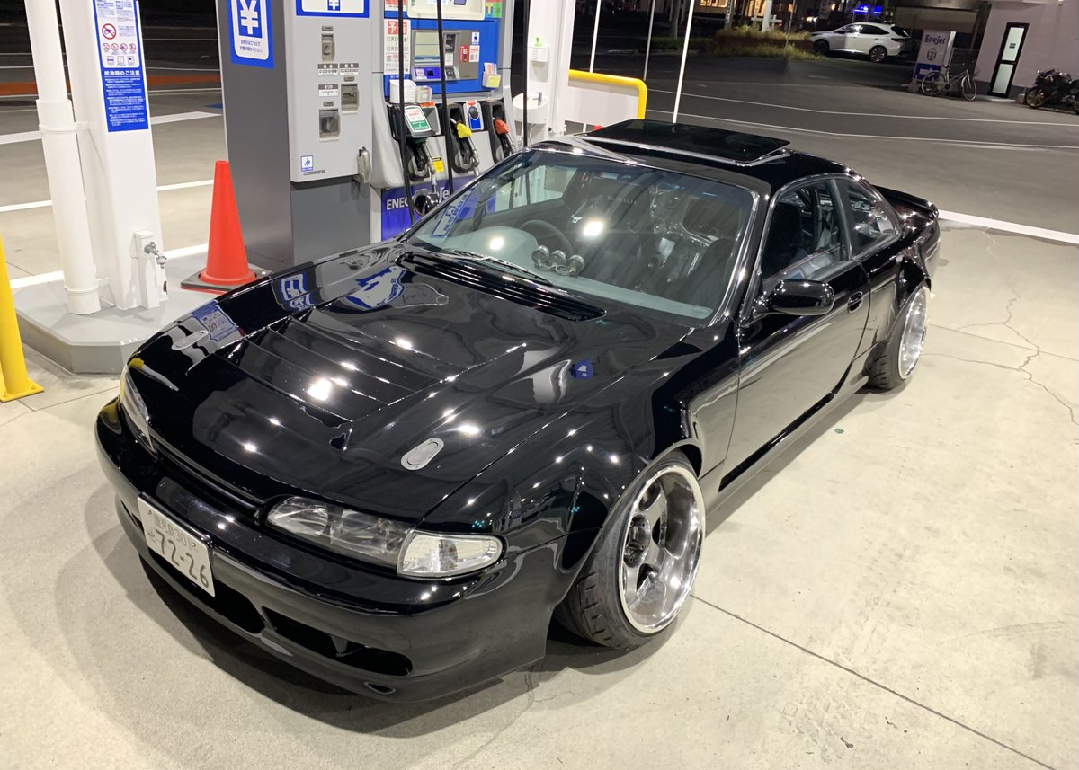 umarudaibu's tweet image. 全塗装から帰ってきました🥹
𝑻𝑶𝒀𝑶𝑻𝑨 𝟐𝟎𝟐 𝑩𝑳𝑨𝑪𝑲
純正Fフェンダー鉄板ワンオフ
ボンネット同色
レッドテール 塗り直し
Fガラス(青ぼかし)、Fモール交換
各所スムージング etc