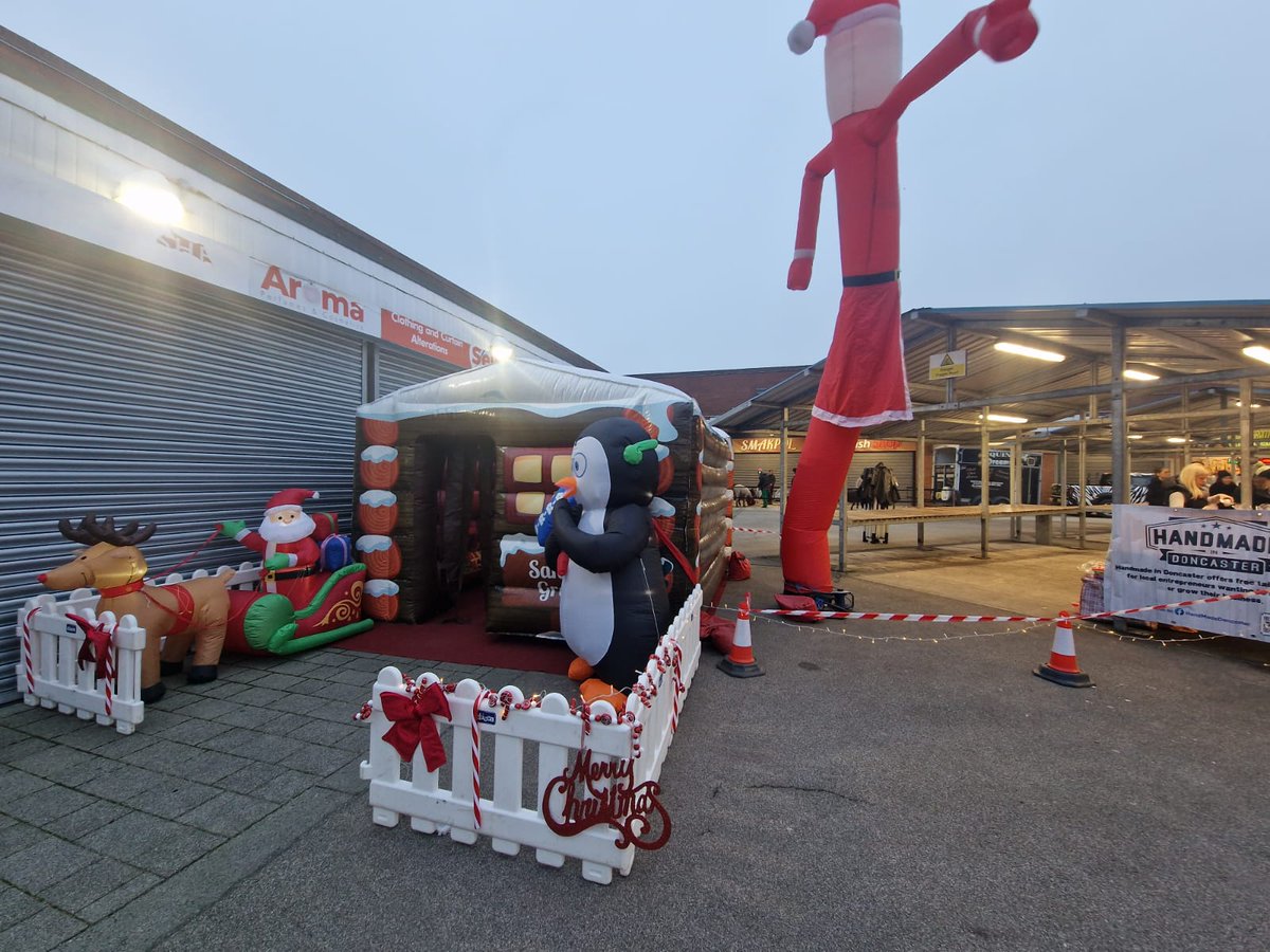 db_ent_uk's tweet photo. Our Santa’s grottos have been busy bringing Christmas presents to many children over the last few weeks. #christmas #christmasparty #grottohire #eventhire #eventhirespecialists #eventteam #santasgrotto https://t.co/EVPpHslZSx