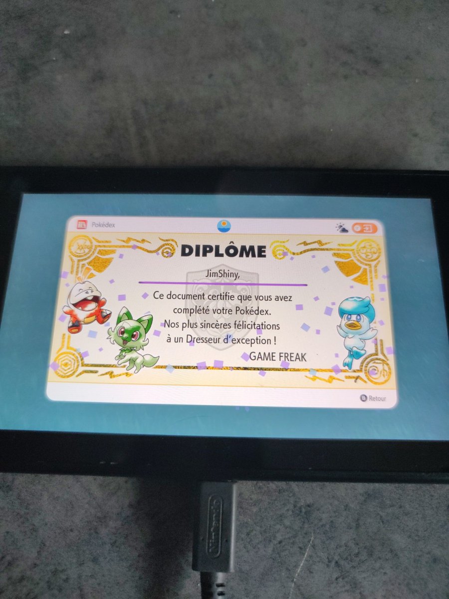 Jimshiny1's tweet photo. #PokemonEcarlateViolet 
Merci à @NewCry1 et @Azazelyne  pour les exclu qui m'ont permis de finir le pokédex ! 😁 https://t.co/lgTN6kPats