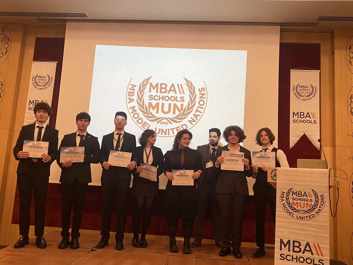 HighMba's tweet photo. 2022 MBA MUN kapsamında DISEC komitesinde “The Outstanding Delegate” ödülü alan BATUHAN ALTIN ve BARAN AYDINLIOĞLU “Honorable Mention” ödülünü aldı. Öğrencilerimizin başarılarının devamını dileriz.💐 https://t.co/QWYgFPez5T