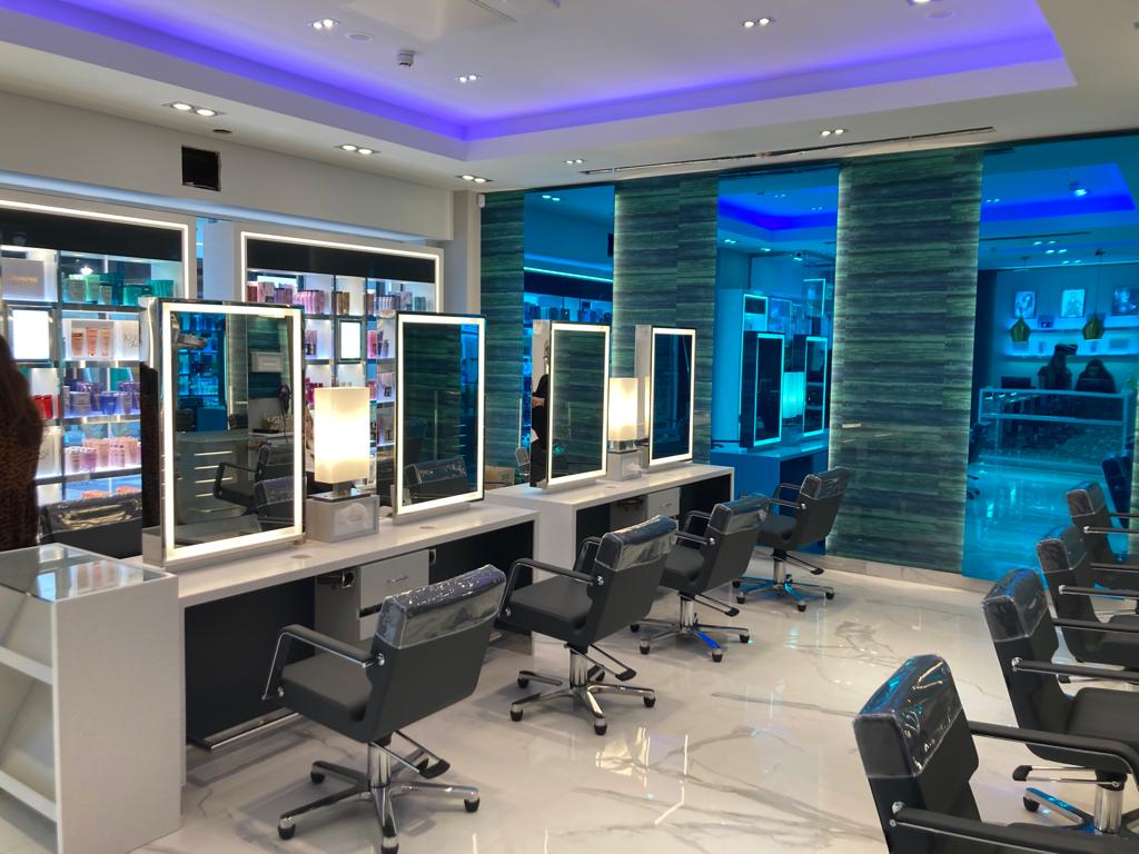 McCue_Fit's tweet photo. At McCue, we’re proud to say that we have worked with hairdressing extraordinare, Peter Mark for over 30 years!

We have fitted out a number of the brand’s salons throughout Ireland, including the latest project in Tralee.

#McCue #Fitout #PeterMark #PeterMarkHair https://t.co/kDTc7w7dA7
