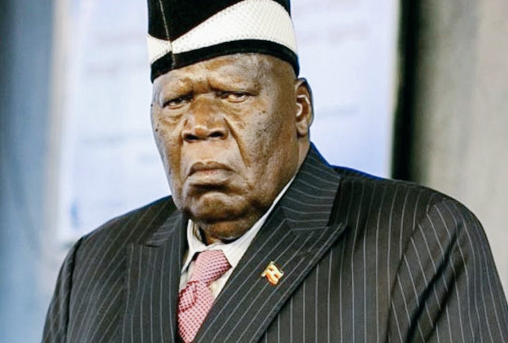 nzekigongo's tweet photo. @ntvuganda @mukaruzinda Chris. Baryomunsolukwe. Wansi seyidi mbu we should pray for the speaker, he knew the nigga was already singing with angels.
Now Chris the liar is at it again
Wama #RIPALI Gen. NOSENSE Ali https://t.co/eZOmVrgirJ