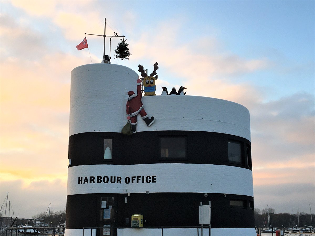 Just Be Maritime’s team would like to wish all of our Officer Cadets, sponsors and maritime industry colleagues a Merry Christmas and a Happy New Year. Thanks for all your support throughout the year and best wishes to all for 2023.