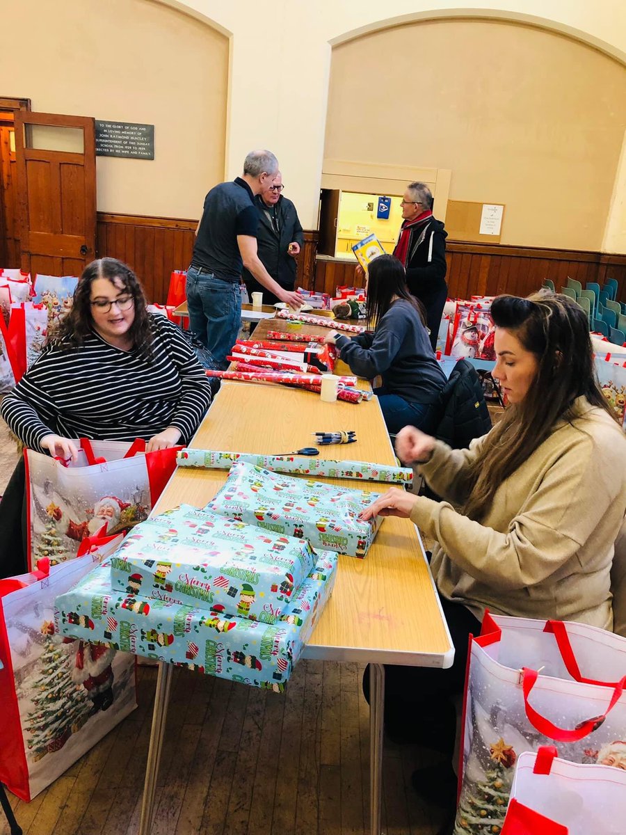 peaceofmind455's tweet photo. Can we be more #Pleased😁 #Proud and #Grateful than we are #today🙌

A Truly Heartfelt Thanks to 
#GemmaKing #CarrieCosgrove
#IainMiller and #IanBlack From our #Public #Health #Team @gateshead @OneYouGateshead for helping us today with #Christmas🎄🎁 #gifts #wrapping🤩🧑‍🎄🧡 https://t.co/hyVmpplq2V