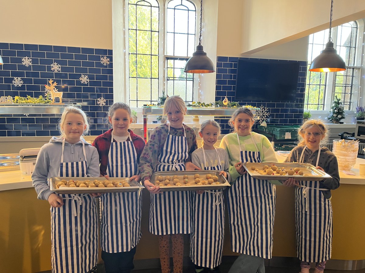 It has been wonderful to see so many bakers at KPS Active this week. Our bakers have been busy creating festive masterpieces! It has been a lot of fun and we are so grateful to Chef Daisy for facilitating these fantastic sessions. #KWSPrep