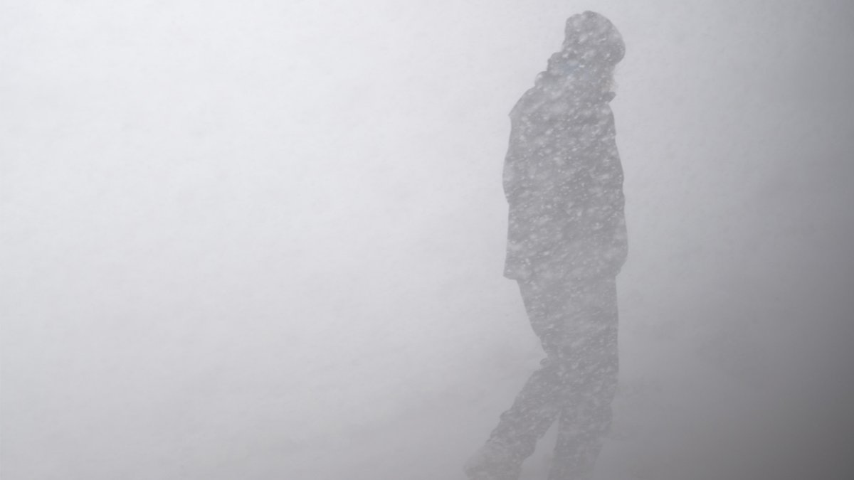 UnitedWayWpg's tweet image. Extreme cold temperatures can be deadly—but a simple call can save a life. If you see a person struggling in the cold, please call 211 so they can get the support they need to be safe. 

#211Manitoba #HelpStartsHere