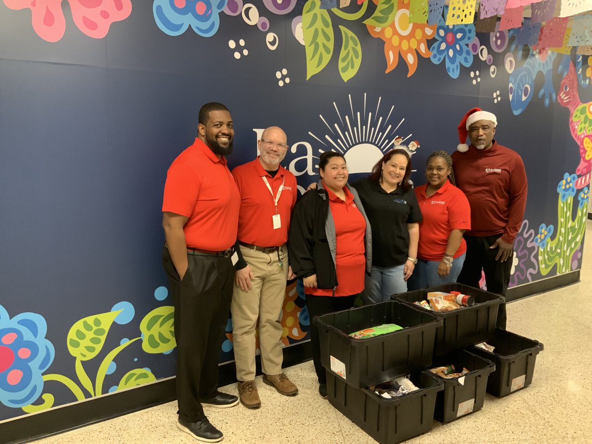 AldineMaint's tweet photo. Food drive a total success, big thank you to the maintenance crew and all those who help make this donation possible to our families and friends @LaPromesa_AISD @XIBeta1996 https://t.co/x92B7UM0Il