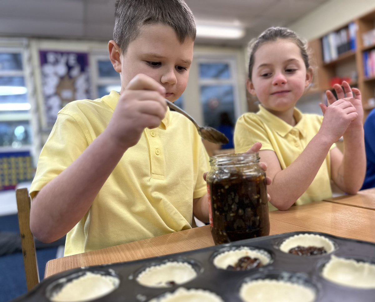 All_SaintsPri's tweet photo. Weβve had a wonder #MessyChristmas today, completing a range of Christmas activities. We learnt all about the historical traditions of mince pies. #AllSaintsCiWHumanities https://t.co/yMna6ONuvC