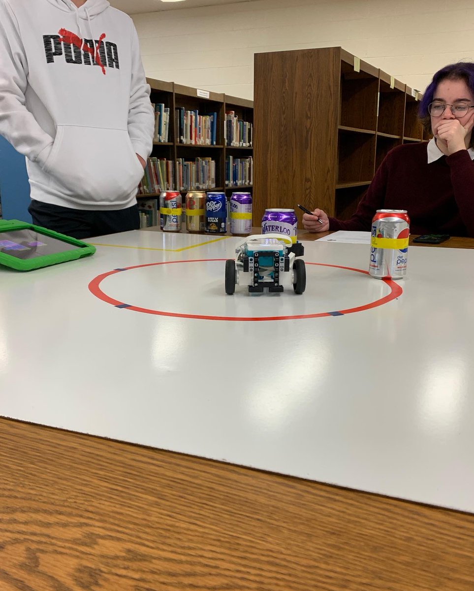 frobotics4150's tweet image. This week with FRobotics!! Our students helped at the Intermediate school with robotic gingerbread houses and at the Middle school with a robotics competition!! #morethanrobots #robotsbuildkids @FRSDPanthers @FIRSTweets @FRCTeams