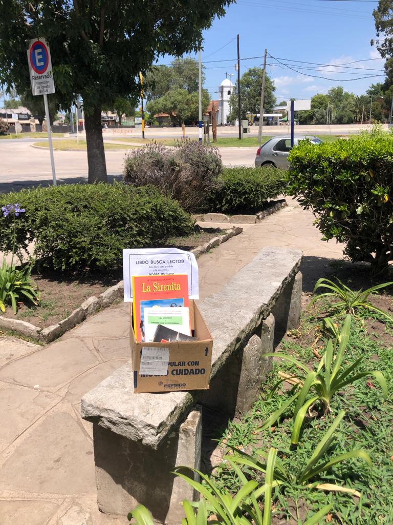 CasadeVeinte's tweet photo. 🌱📚Ahora sembrando en Batán!!
Busca tu libro en la Delegación.
#SiembradeLibrosMDP
#LibroBuscaLector https://t.co/2jtRYPiDLl