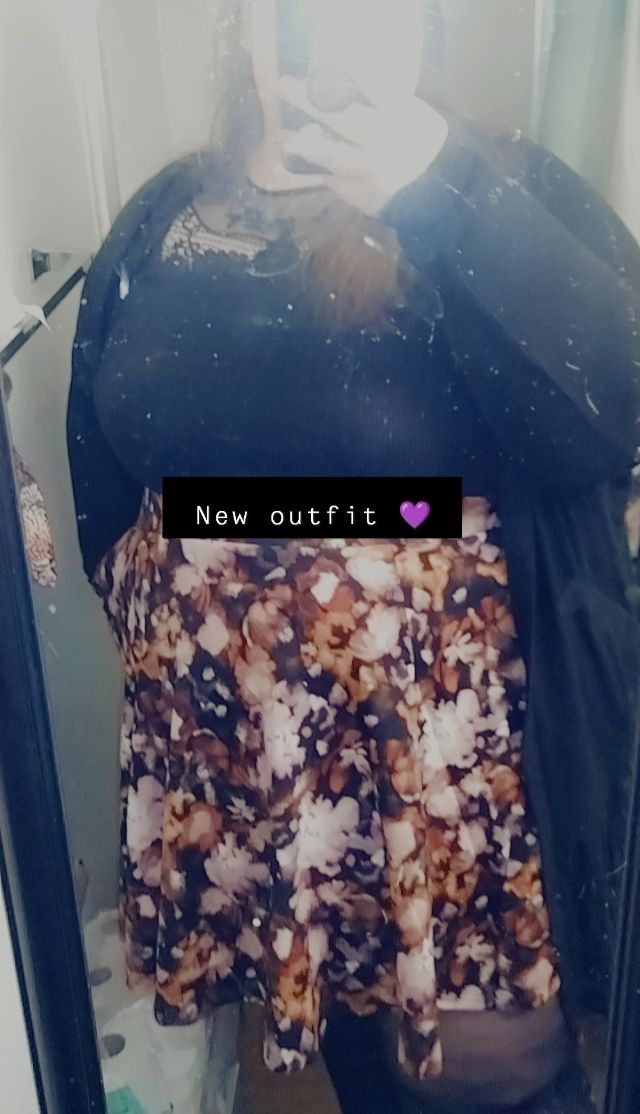 Sapphilon's tweet image. about 2 weeks in the making because the last skirt I tried the zipper fell off 😤