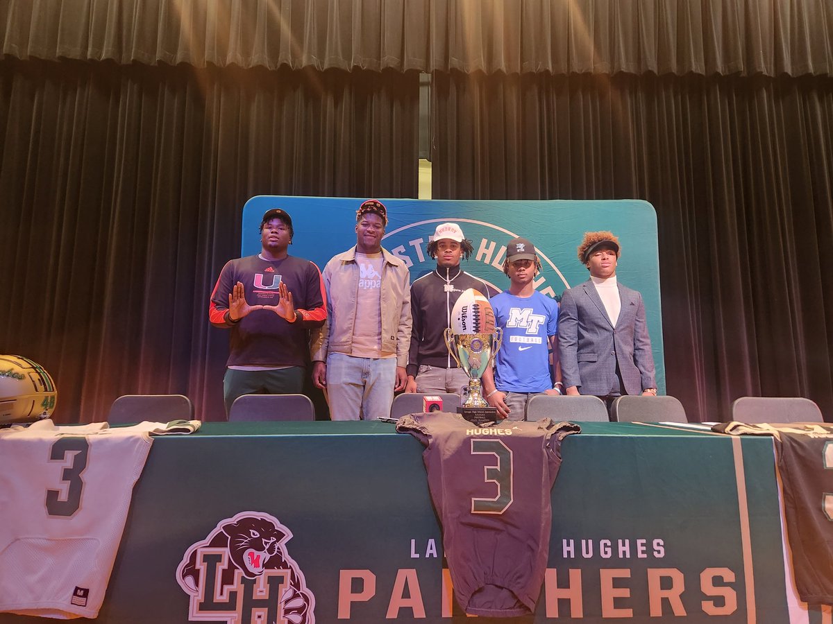 ps_nation_'s tweet image. Congratulations to @RecruitLangston signees

Gannon Weathersby (James Maddison)

Jekail Middlebrook (Mid Tenn)

Josh Horton (Miami)

Bo Hughley (Georgia)

Terrance Love (Auburn)

Jelani Thurman - Not pictured (Ohio St.)