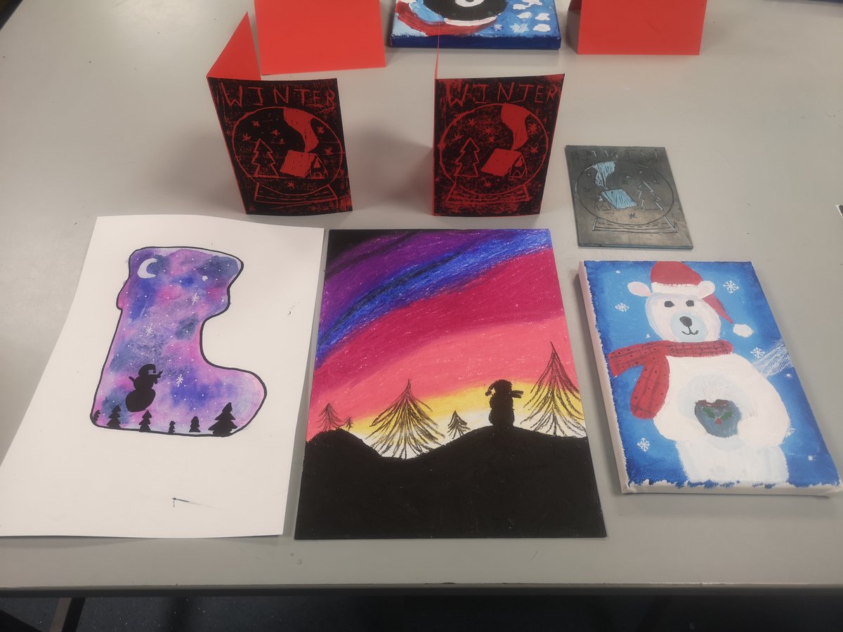 HawthornsCreate's tweet photo. A selection of work produced during the Christmas Art course @HawthornsSchool https://t.co/zUssV2MrjD