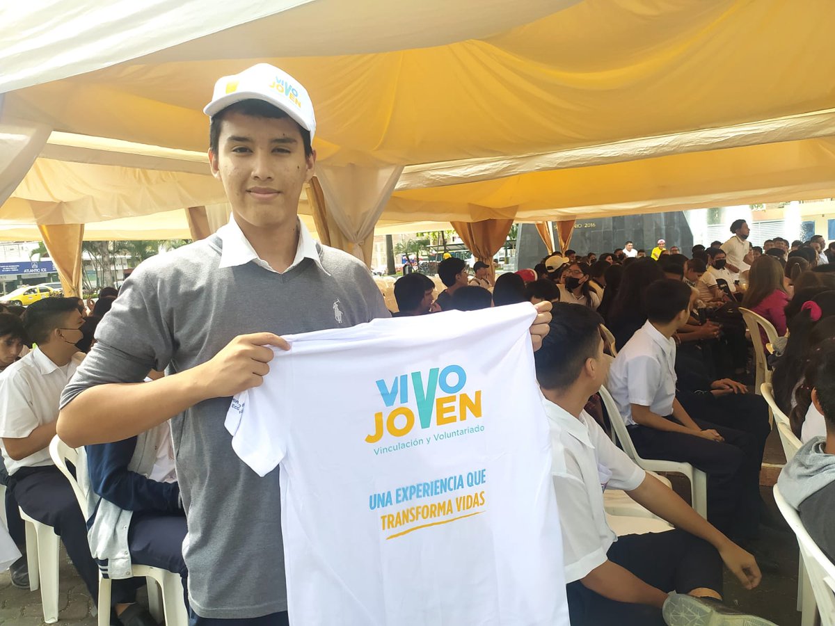 JulyHidalgo9's tweet photo. #MIESPortoviejo l El control emocional ayuda a disminuir el desgaste psicológico y hacer frente a las dificultades. Clausuramos la campaña #Fuertemente en la que participaron 7 colegios fiscales y que buscó ayudar a los adolescentes a manejar sus problemas emocionales. 🧑🎤 https://t.co/SrFgqBxMqV